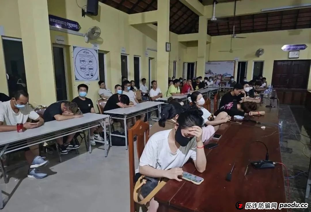 场面震撼!柬埔寨电诈园区上演集体大逃亡!(10) 场面震撼!柬埔寨电诈园区上演集体大逃亡!(10)